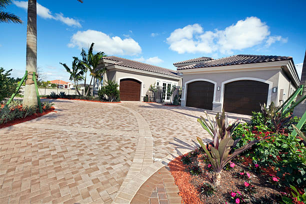 Best Professional Driveway Pavers  in Williamsburg, VA